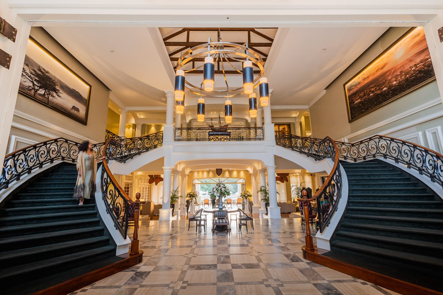Hemingways Collection lobby